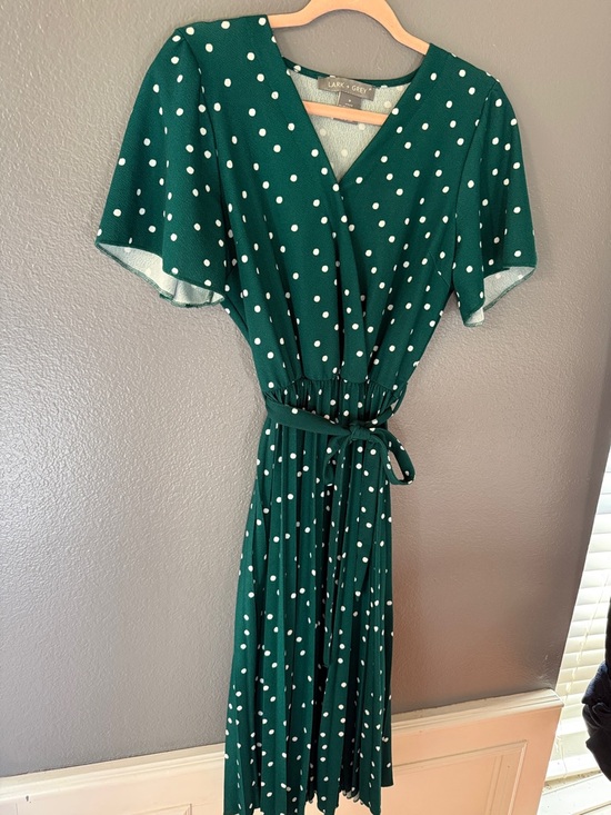 Lark + Grey Dresses & Skirts - Lark + Grey Green Polka Dot Wrap Midi Dress